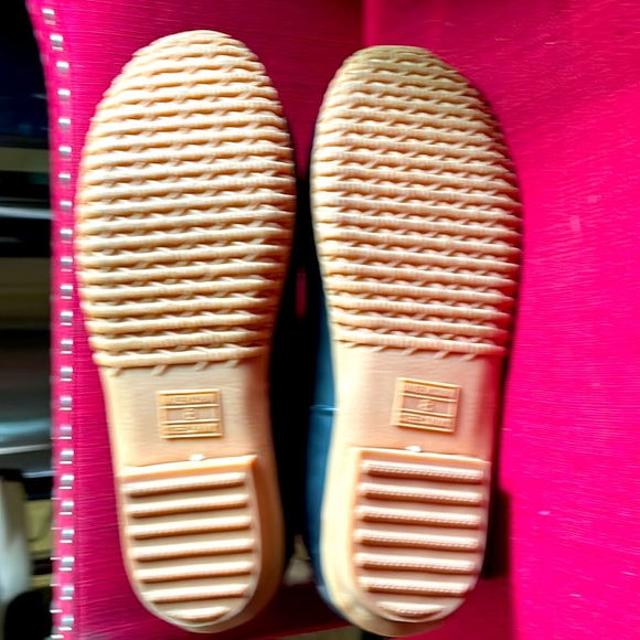 Bearpaw Deborah Hickory Waterproof boots, Size 8 - Picture 6 of 9